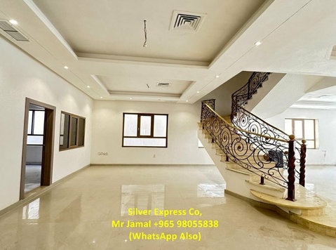 Brand New 8 Bedroom Triplex for Rent in Abu Fatira. - Houses