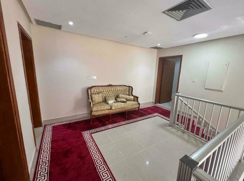 For rent, a villa in Salwa, suitable for two families - Rumah