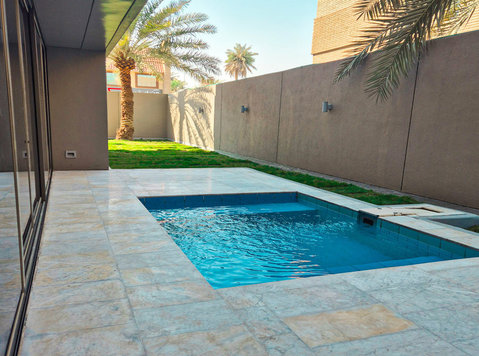 For rent in Abu Al Hassaniya Super Deluxe finishing villa  - Hus