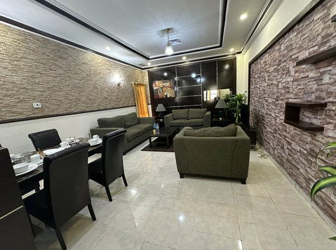 Lovely Good Size 3-Bedroom with Balcony - Talot