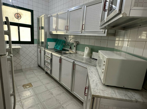 Lovely Good Size 3-Bedroom with Balcony - Talot