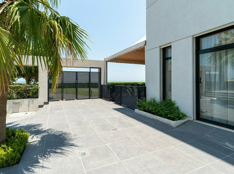 Mahboola - beachfront 5 master bedrooms villa w/pool - Talot