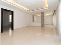 Mahboola - beachfront 5 master bedrooms villa w/pool - Hus