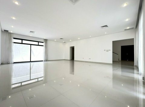 Mahboula – four bedroom sea side villa - Houses