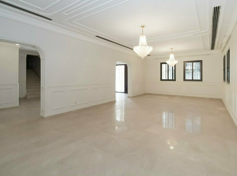 Mishref - 6 bedrooms villa with yard - Casas