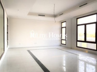Modern 3 floor villa with pool Kd2250 Hilite Homes - Domy