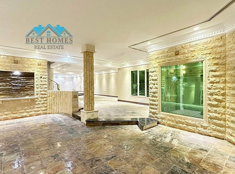 Nice and Beautiful Five Bedrooms Villa in Salwa - Hus
