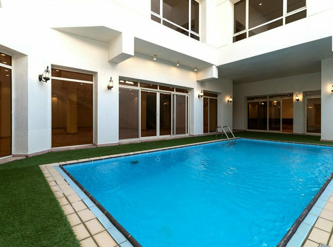 Surra – fantastic, villa w/private pool and basement - Nhà