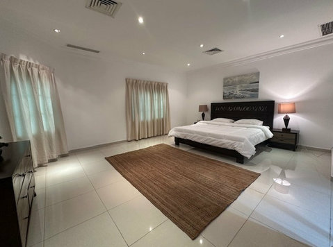 Beautiful 3-Bedroom Apt. in Paradise Villas - Hus