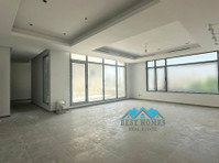 Modern 4 Br floor in Bayan - Houses