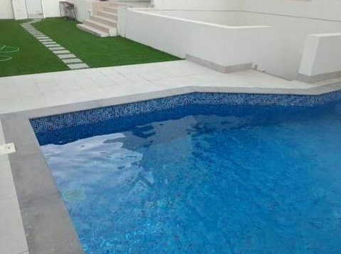 Villa with garden and s pool for rent in Abu Al Hasaniya - Hus