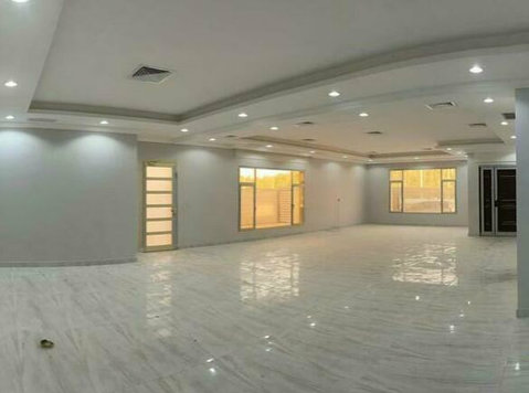 brand new villa in Abo Fatira kuwait with pool - Hus