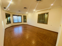 Mangaf - sea side 3 bedrooms villa  floor for rent - Parkeerplaatsen