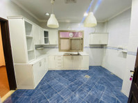 Mangaf - sea side 3 bedrooms villa  floor for rent - Estacionamento