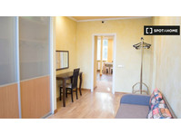 Room for rent in 2-bedroom apartment in Centrs, Riga - Na prenájom