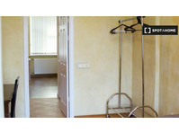 Room for rent in 2-bedroom apartment in Centrs, Riga - Til leje