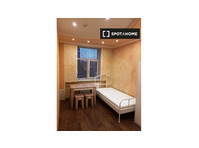 Room for rent in 2-bedroom apartment in Centrs, Riga - Vuokralle