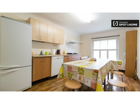 Spacious 3-bedroom apartment to rent in Avoti, Riga. - Appartementen