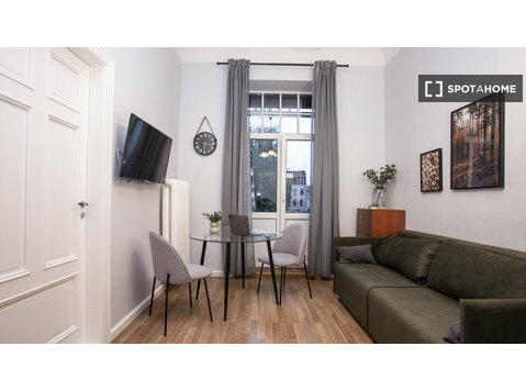Studio à louer à Avotu iela, Riga - Appartements