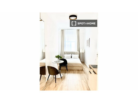 Studio à louer à Centra Rajons, Riga - Appartements