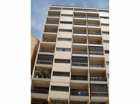 Apartment For Rent in Ras Beirut - Apartmani