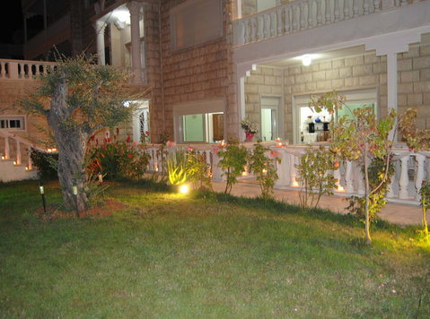 287 m2 furnished Apartment on ground floor in Ein El Jdideh - Διαμερίσματα