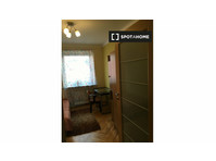 Room for rent in 3-bedroom apartment in Kaunas - De inchiriat