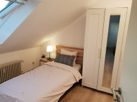 Cosy single bedroom (d) – modern duplex | Kirchberg - Комнаты