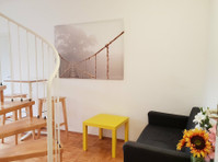 Cosy single bedroom (d) – modern duplex | Kirchberg - Stanze