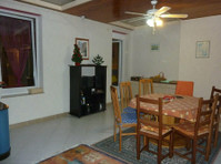 House share 20 min from Luxembourg City - Комнаты