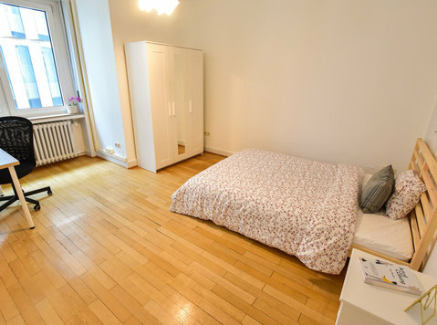 Room in a flat in Hamilius - Camere de inchiriat