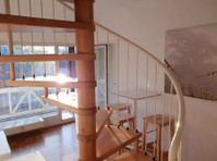Furnished double bedroom (c) – modern duplex│kirchberg - شقق