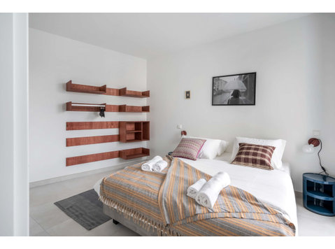 New Yorker 201 - 1 Bedroom Apartment with Balcony - Dzīvokļi