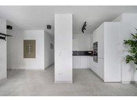 New Yorker 205 - 1 Bedroom Apartment with Terrace - דירות