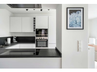 New Yorker 602 - 3 Bedrooms Apartment with Terrace… - Byty