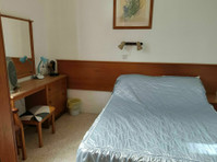 Bedroom in St Paul Bay - Комнаты