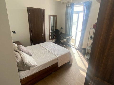 Double bedroom for rent in penthouse - Комнаты