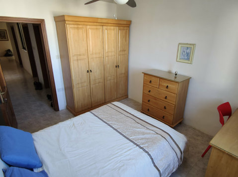 Double bedroom ensuite bathroom University & Hospital area - Flatshare