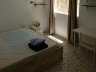 Townhouse - Double Bed Bedroom (Pieta) - Flatshare