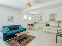 Bright & Modern 1-bedroom Maisonette in Swieqi