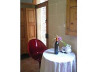 Msida: 1 double bedroom apartment, own house entrance - Korterid