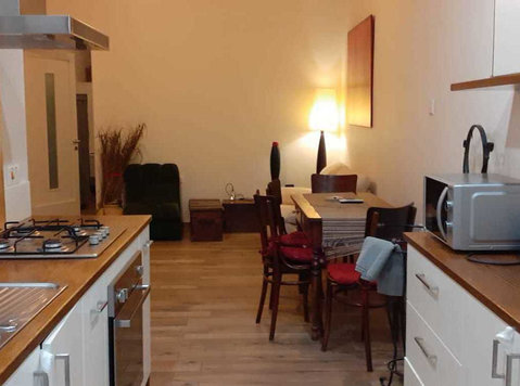 Msida near University , 2 bedroom, quiet, sunny apartment - Apartments