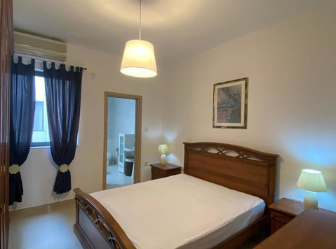 Sliema prime location, side sea view, old college street - Apartmány