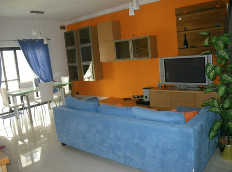 Spacious & Modern 3-bedroom Apartment in Sliema - Căn hộ