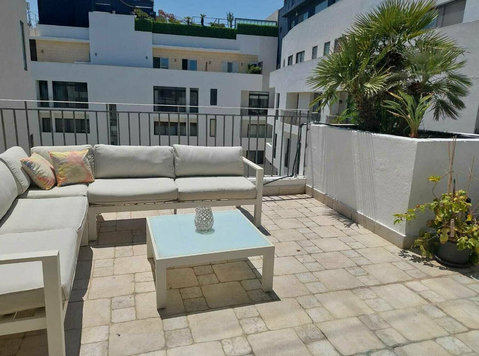 Stunning & Well-located 3-bedroom Penthouse in Sliema - Apartman Daireleri