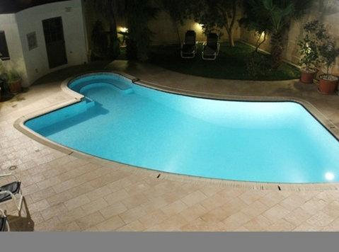 FOR LEASE BY OWNER: Property with Pool in Naxxar (MALTA) - Houses