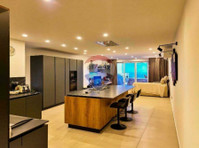 Luxury Sunset Penthouse with Sea Views - Apartmani