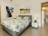 Top 3 Bedroom Penthouse 100 M From The Beautiful Mont-choisy - Apartments