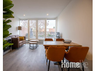 Charming bright one bedroom - Apartments