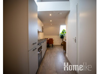 Charming bright one bedroom - Asunnot